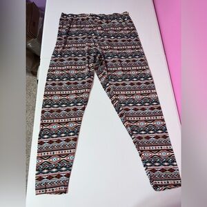 Bobbie Brooks Multicolor Geometric Leggings